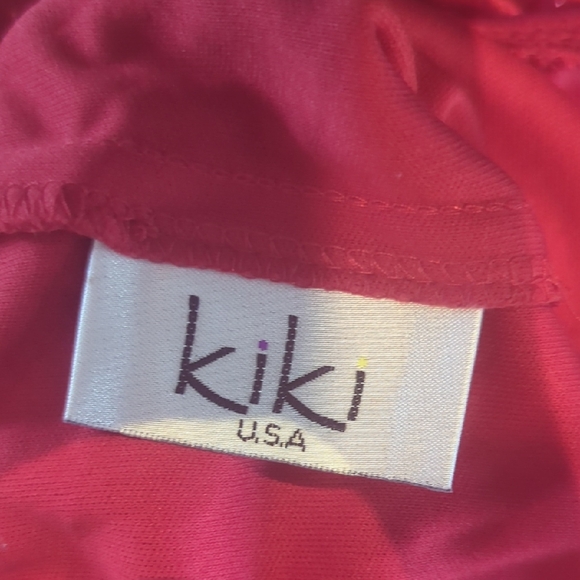 Elegant Burgundy Maxi Dress with Embellishment - Picture 2 of 3